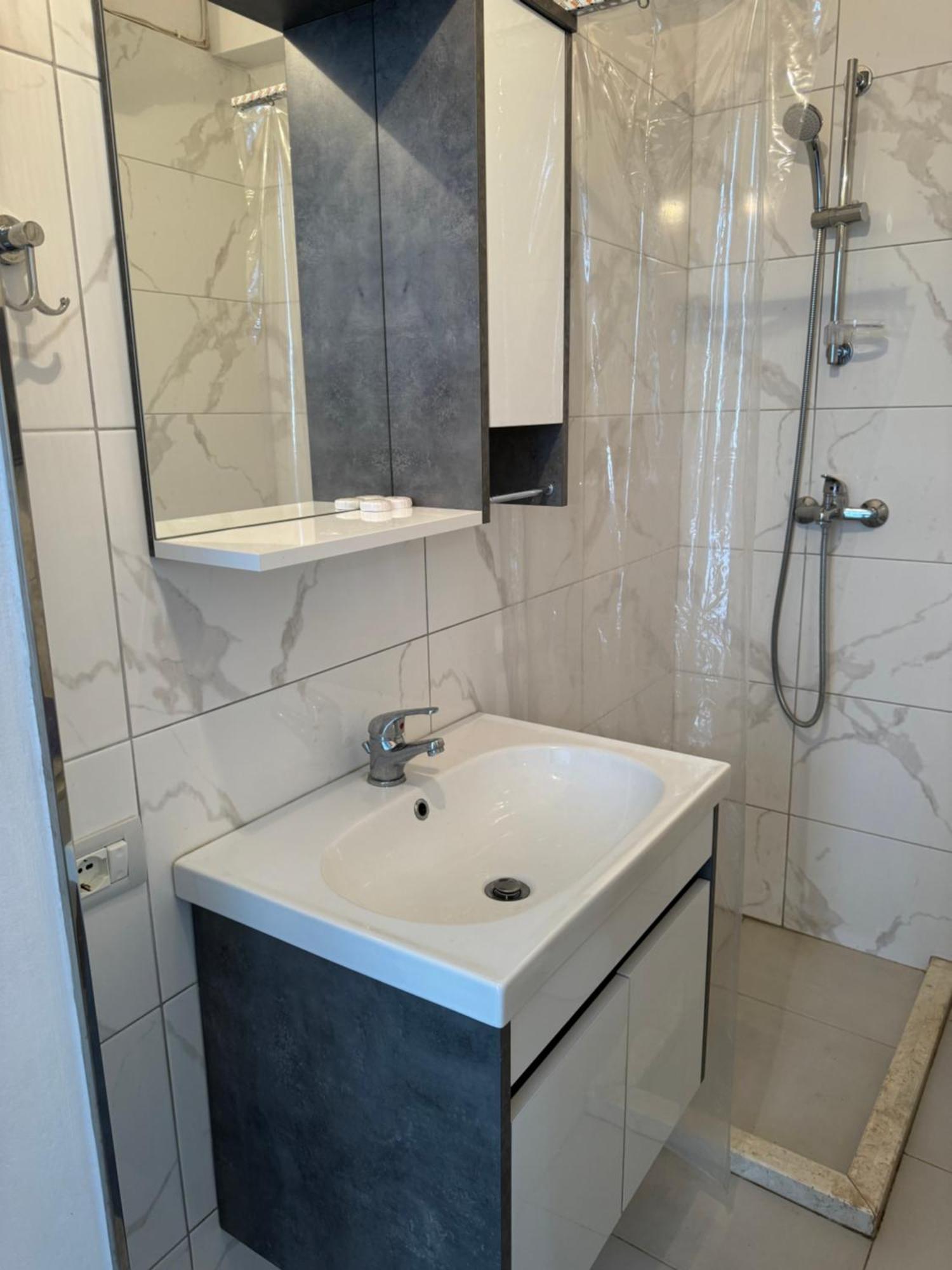 Apartament Holiday 1 *